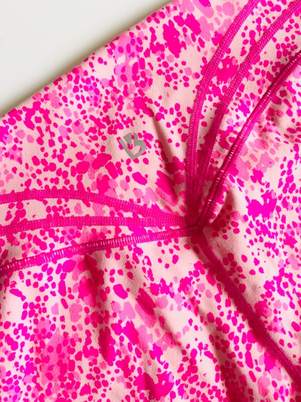 Buffbunny MEDIUM HR high rise no front seam shorts in pink splatter - Picture 3 of 5